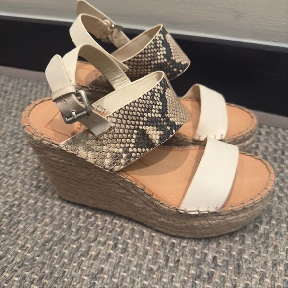 Dolce Vita Women's Spiro Wedge Sandal white/snake Print Sandal Size 6.5 - Picture 1 of 6